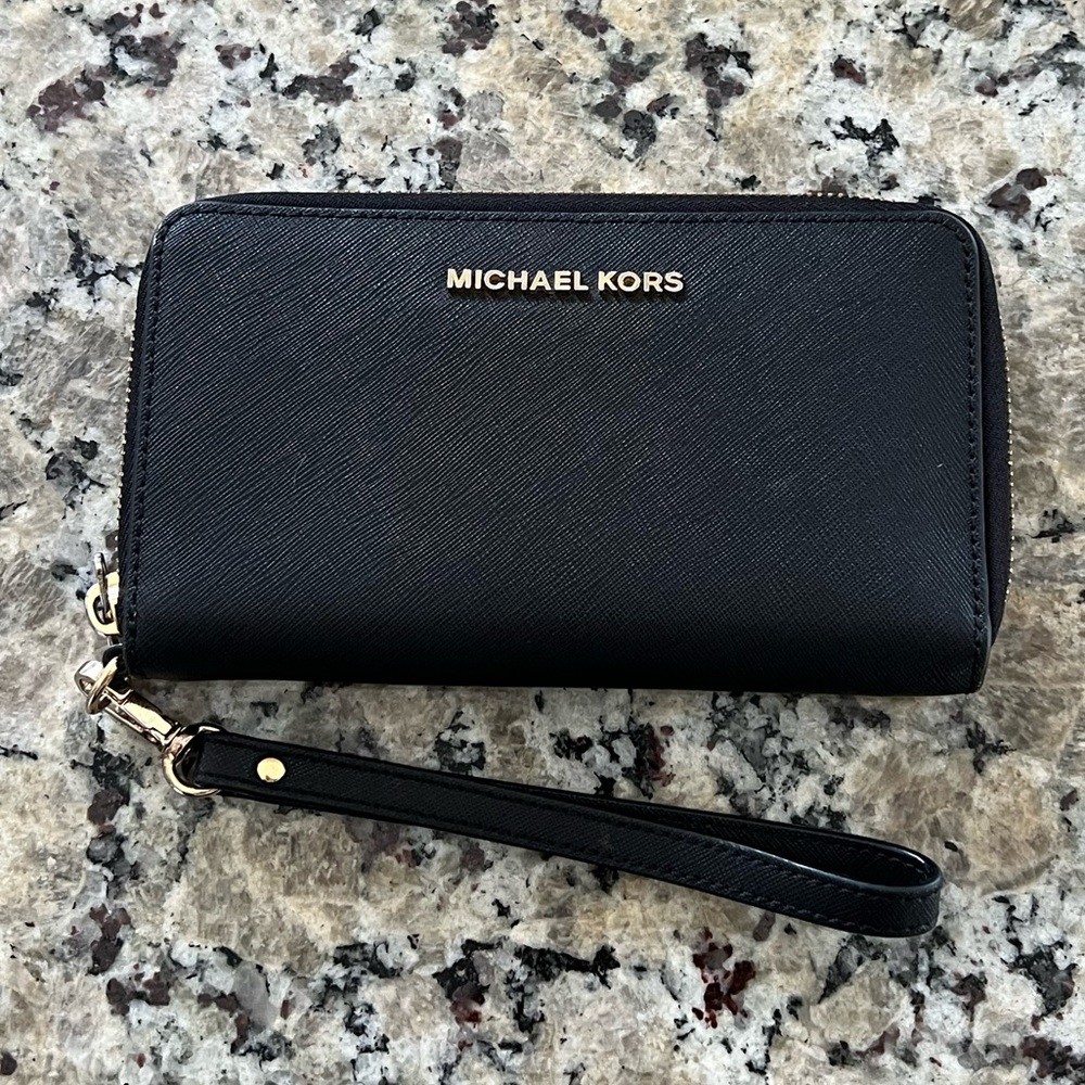 Michael Kors- Black wristlet